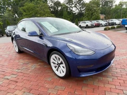 Used 2023 Tesla Model 3 Standard Range RWD image 3