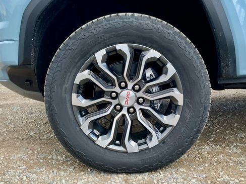 New 2026 GMC Canyon Denali image 19