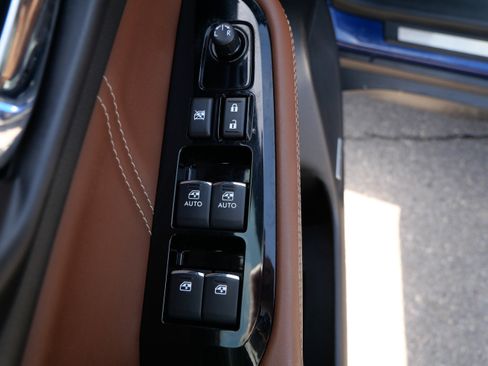Used 2017 Subaru Outback 2.5i Touring AWD/4WD image 19