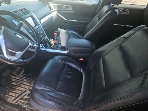 Used 2015 Ford Explorer XLT w/ Equipment Group 202B FWD image 10
