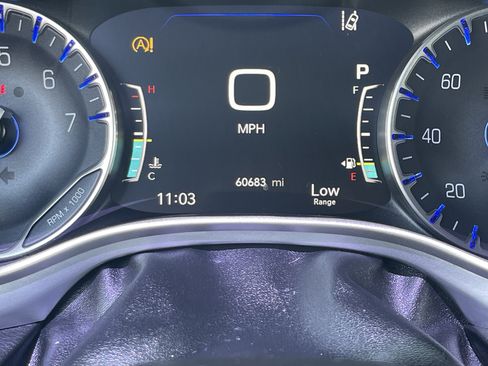 Used 2021 Chrysler Pacifica Touring-L w/ Premium & Safety Sphere Group FWD image 33