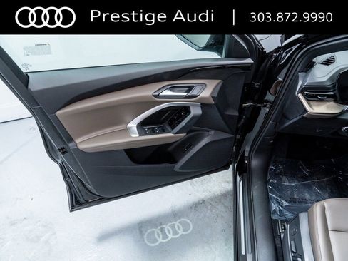 Used 2025 Audi Q5 Premium w/ Convenience Package image 21