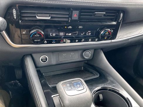 Used 2021 Nissan Rogue SL w/ Premium Package AWD/4WD image 25