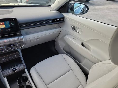Used 2024 Hyundai Kona Limited FWD image 13