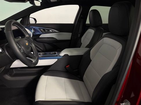 Used 2025 Chevrolet Equinox EV LT image 21