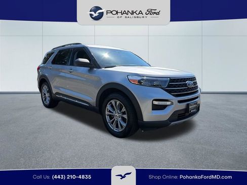 Certified 2022 Ford Explorer XLT w/ Equipment Group 202A AWD/4WD image 4