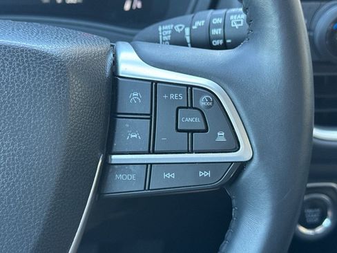 Used 2025 Toyota Grand Highlander AWD image 40