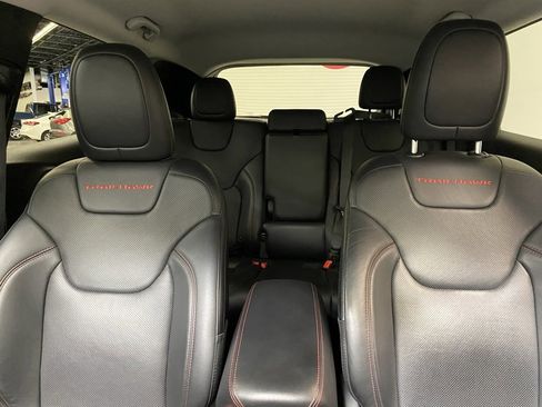 Used 2019 Jeep Cherokee Trailhawk image 21