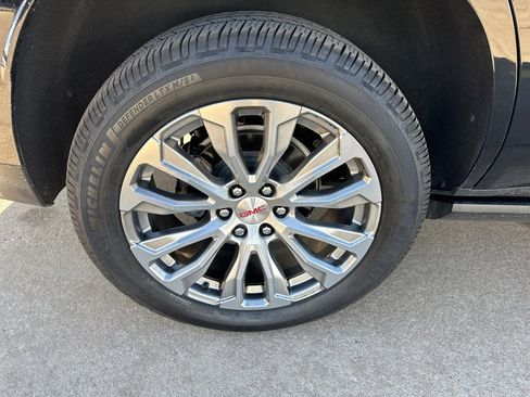 Used 2023 GMC Yukon Denali image 6