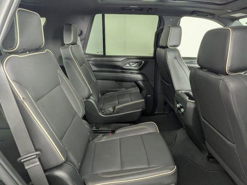Used 2023 GMC Yukon SLT w/ SLT Premium Package image 26