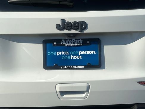 Used 2020 Jeep Renegade Trailhawk w/ Cold Weather Group AWD/4WD image 13