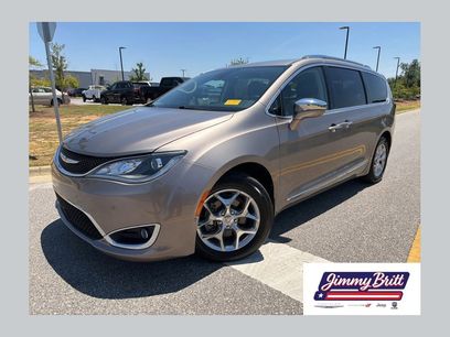 Used 2018 Chrysler Pacifica Limited w/ Advanced Safetytec Group