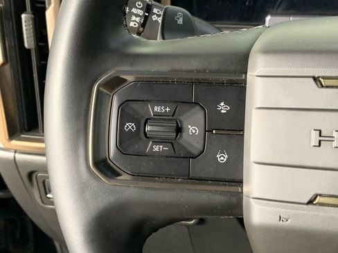 Used 2025 GMC Hummer EV 2X AWD/4WD image 18