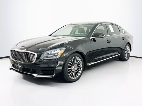 Used 2020 Kia K900 Luxury image 3