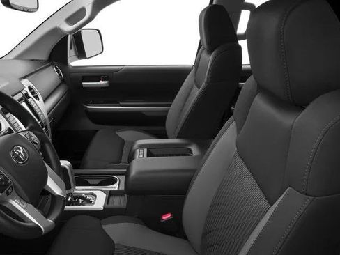 Certified 2017 Toyota Tundra SR5 image 9