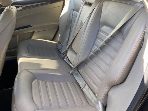 Used 2018 Ford Fusion SE w/ Fusion SE Technology Package image 28