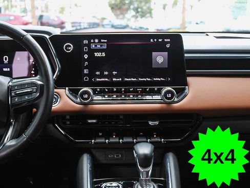 Used 2023 GMC Canyon AT4 w/ AT4 Premium Package AWD/4WD image 13