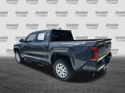 Used 2024 Toyota Tacoma SR5 w/ SR5 Upgrade Package AWD/4WD image 8