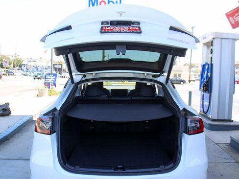 Used 2023 Tesla Model Y Long Range AWD/4WD image 26