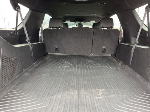 Used 2022 Chevrolet Suburban LT image 41