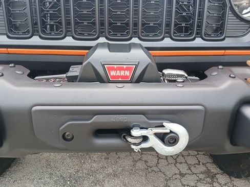 New 2025 Jeep Wrangler Unlimited Rubicon 392 image 17