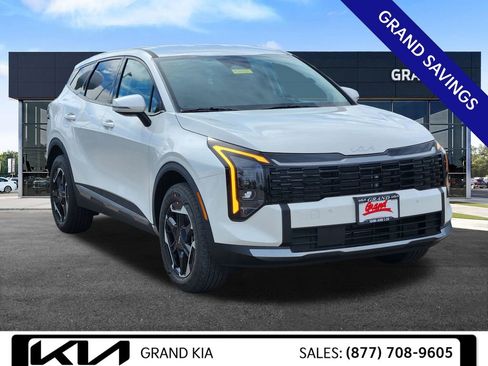 New 2026 Kia Sportage S image 2