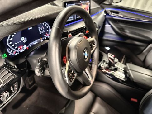 Used 2022 BMW M5 w/ Executive Package image 25