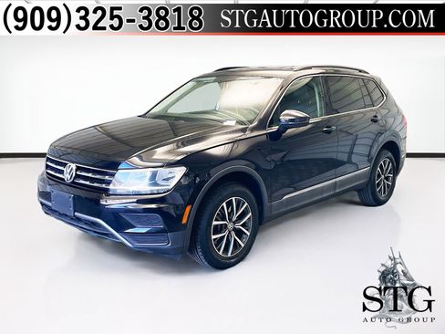 Used 2020 Volkswagen Tiguan SE image 1