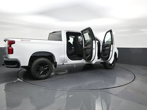 Used 2022 Chevrolet Silverado 1500 LT Trail Boss w/ Safety Package AWD/4WD image 29