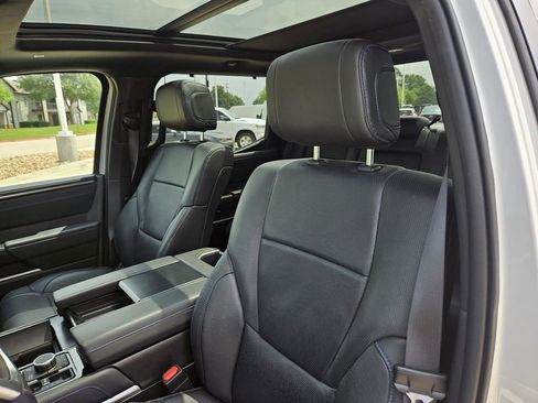 Used 2025 Toyota Tundra Platinum AWD/4WD image 12