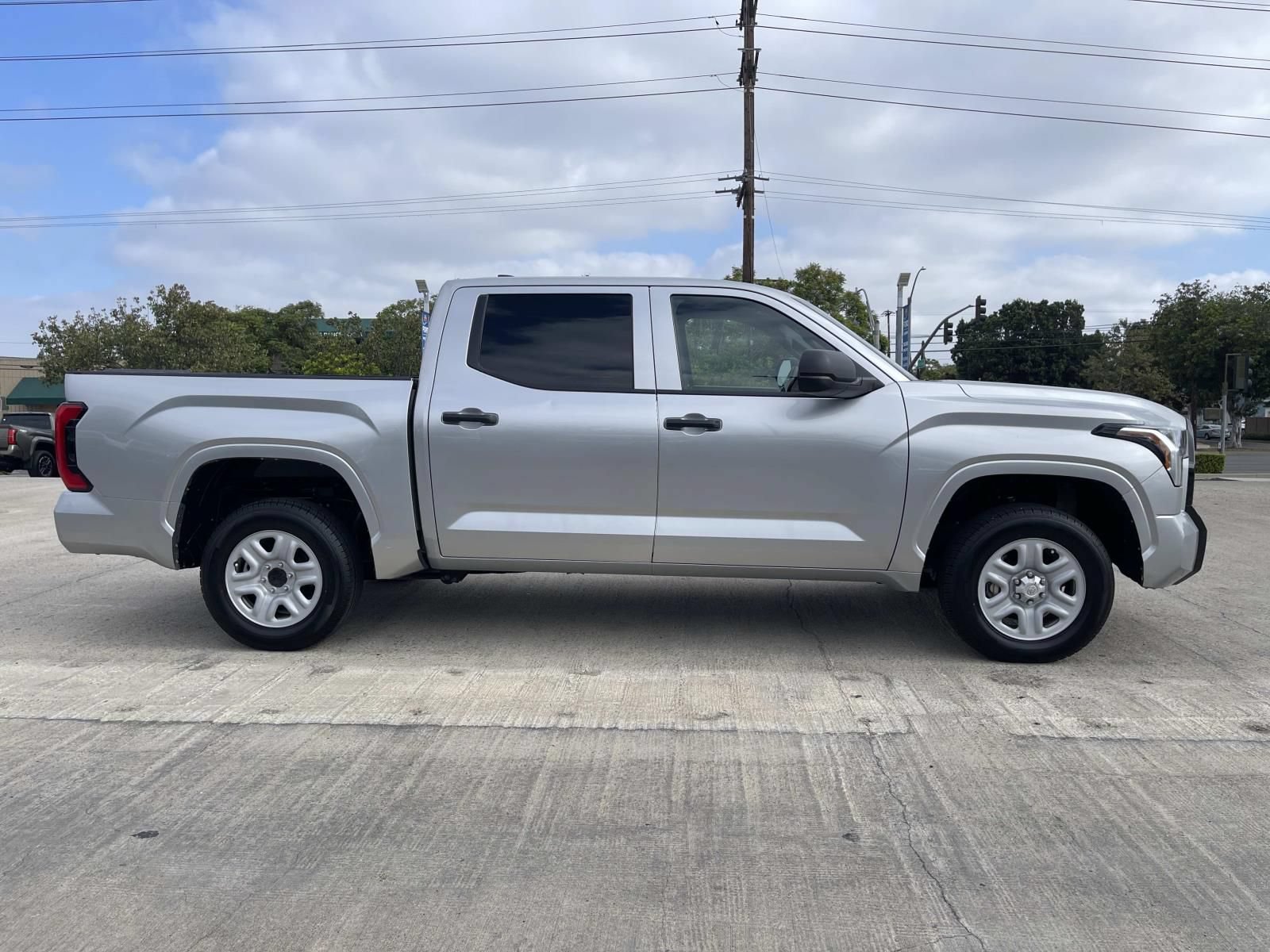 Used 2025 Toyota Tundra SR AWD/4WD image 2