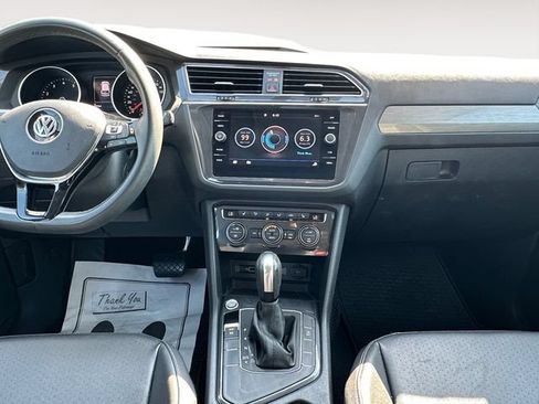 Used 2020 Volkswagen Tiguan SE FWD image 13