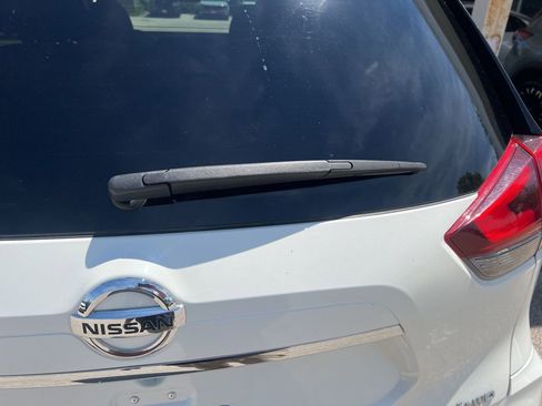 Used 2017 Nissan Rogue SV AWD/4WD image 35