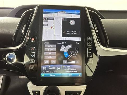 Used 2019 Toyota Prius Prime Premium FWD image 21