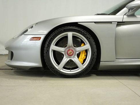 Used 2005 Porsche Carrera GT image 40