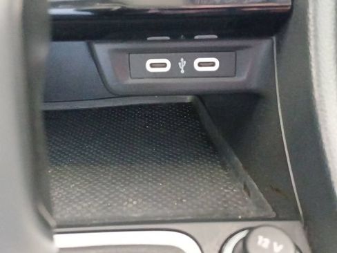 Used 2024 Volkswagen Jetta SE FWD image 6