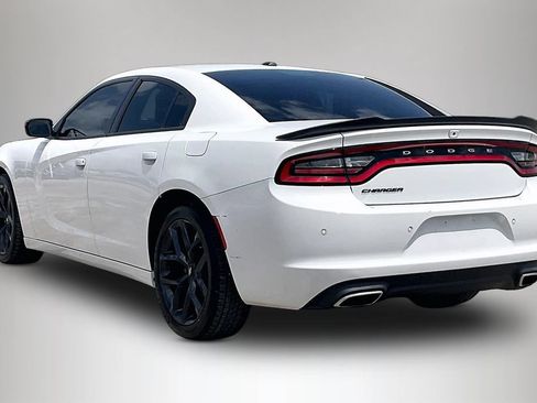 Used 2019 Dodge Charger SXT w/ Blacktop Package RWD image 4
