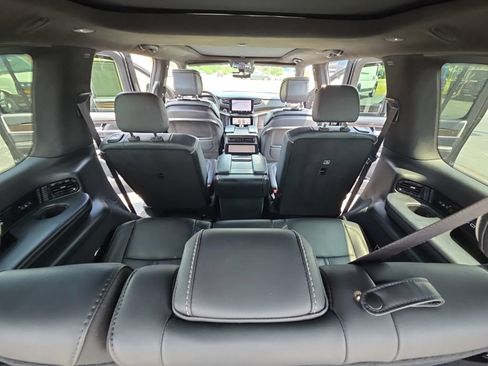 Used 2023 Jeep Grand Wagoneer Series II AWD/4WD image 30