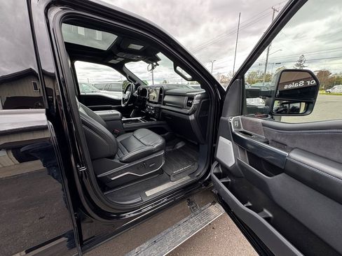 Used 2025 Ford F350 Platinum w/ FX4 Off-Road Package AWD/4WD image 30