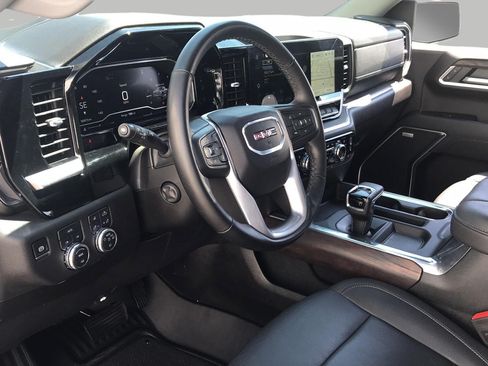 Certified 2025 GMC Sierra 1500 SLT w/ SLT Convenience Package AWD/4WD image 9