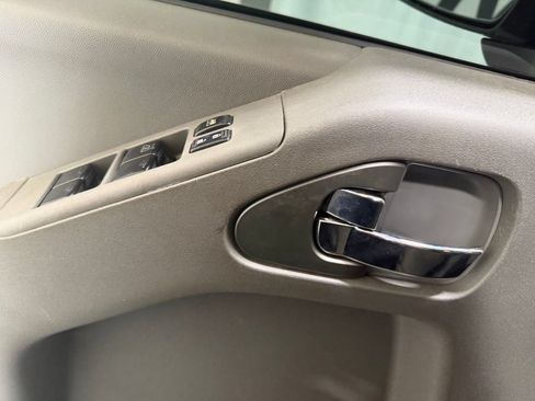 Used 2019 Nissan Frontier SV RWD image 12