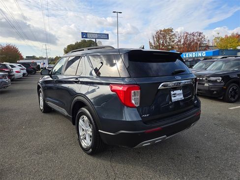 Used 2023 Ford Explorer XLT w/ Equipment Group 202A image 7