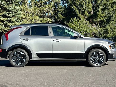 Used 2024 Kia Niro Wind FWD image 3