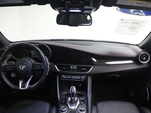 Used 2023 Alfa Romeo Giulia Estrema AWD/4WD image 22
