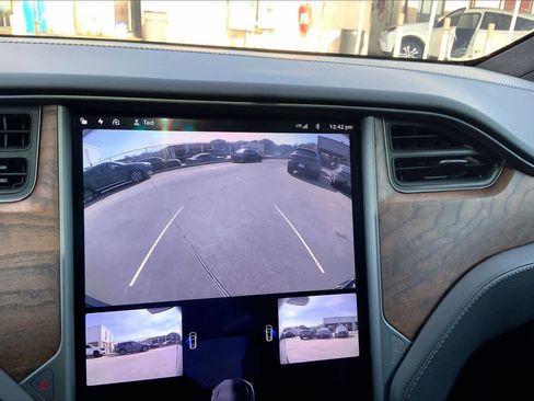 Used 2018 Tesla Model X 100D image 25