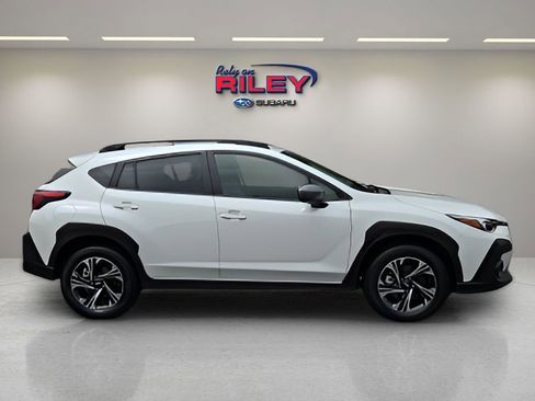 Used 2024 Subaru Crosstrek 2.0i Premium image 6