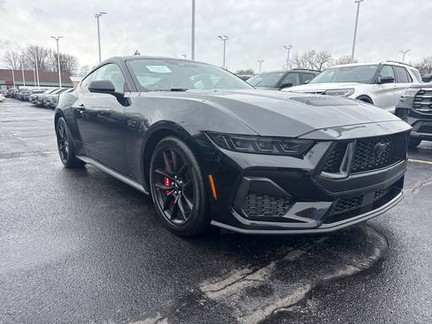 Used 2025 Ford Mustang GT Premium image 4