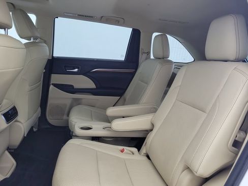 Used 2018 Toyota Highlander Limited FWD image 14