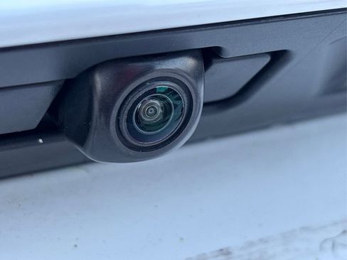 Used 2018 Toyota Camry LE image 15