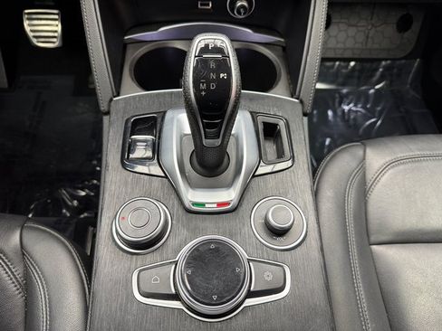 Used 2022 Alfa Romeo Stelvio Sprint image 20
